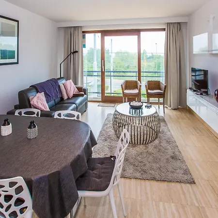 Flat Near Zeedijk And Tram Stop, Cleaning Included